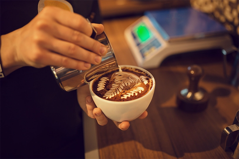 barista-preparando-cafe-en-ixkanul-coffee-festival