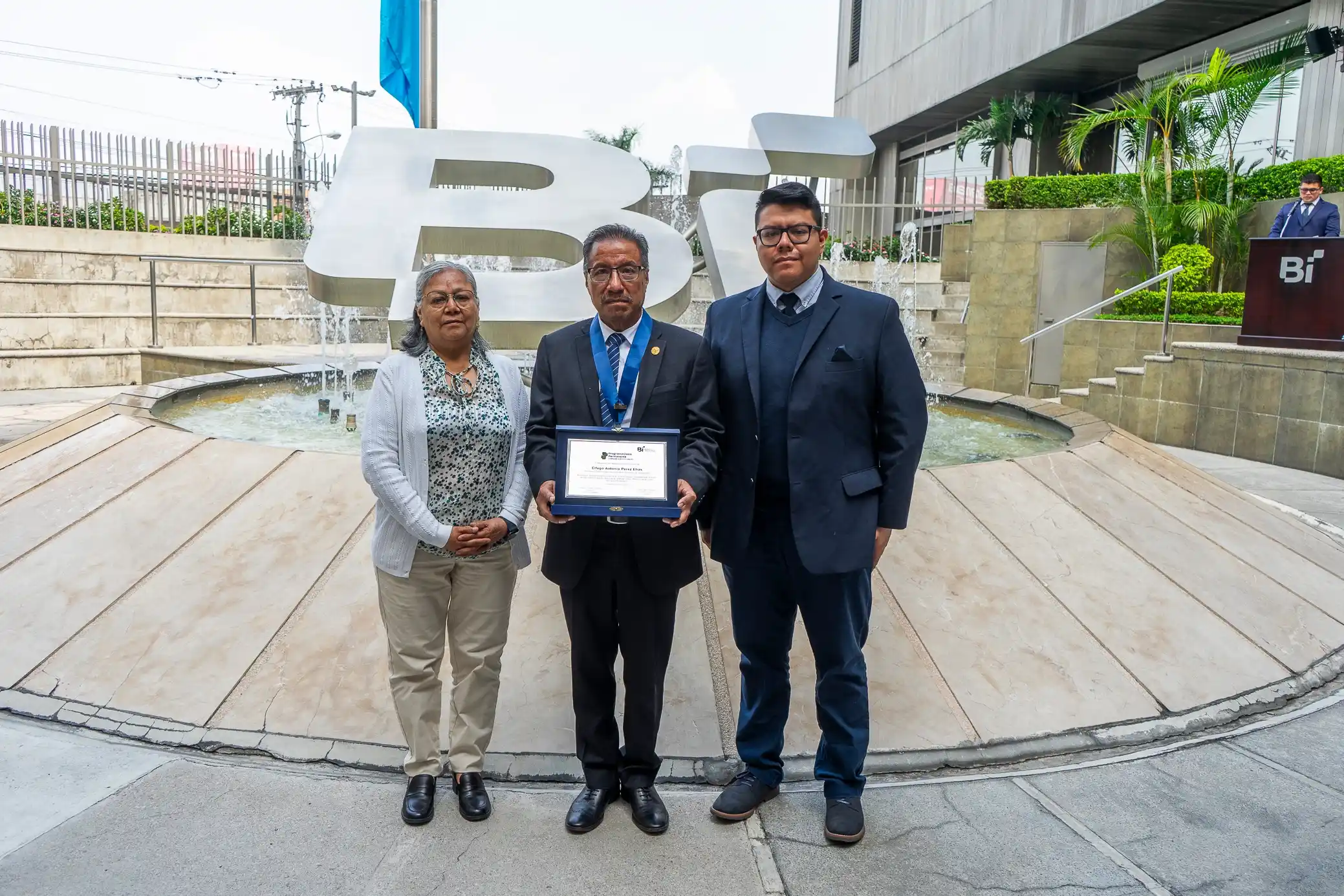 Homenaje ÉLFEGO ANTONIO PÉREZ