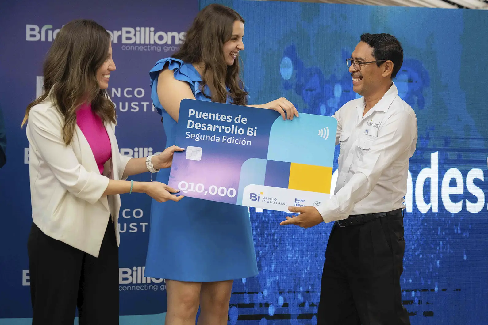 Banco industrial y Bridge for Billions presentan a los ganadores de la segunda edición del programa Puentes de Desarrollo Bi