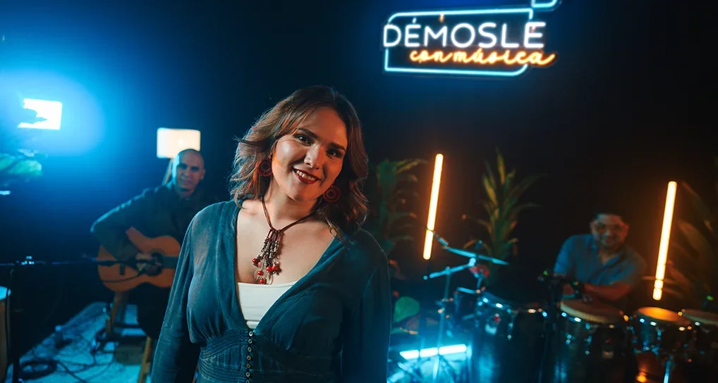 Dani Labbé Démosle con Música